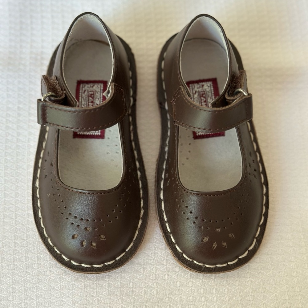 L’AMOUR Classic Brown Kids Shoes. Great shape